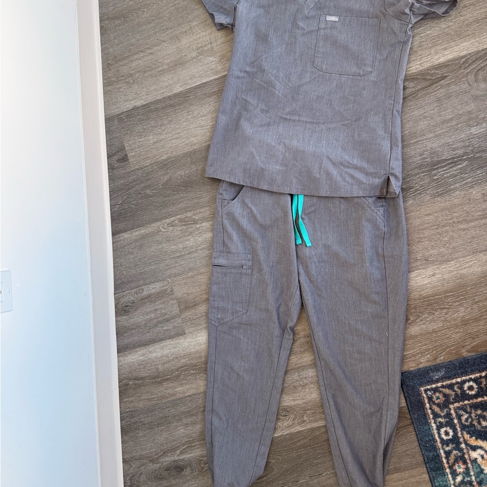 Figs Catarina Scrub Top and Zamora Joggers